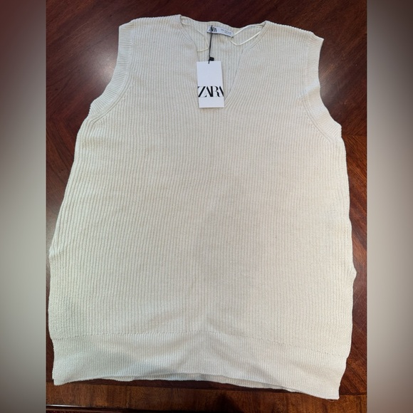 BNWT Zara vest sweater - Picture 2 of 4